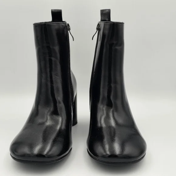 Like-new WetKiss Black Patent Block Heel Round Toe Ankle Booties, Women's Size 6 - Picture 3 of 16